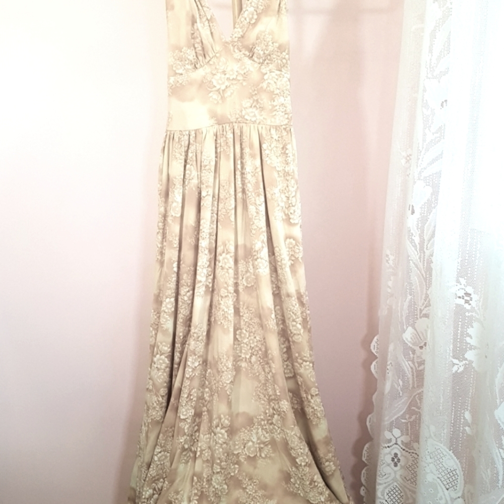 🌼 Vintage one-of-a-kind floral maxi dress. 🌼